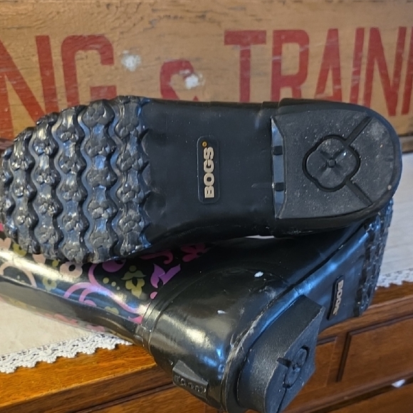 Bogs Black and Pink Floral Rain Boots - Picture 4 of 4
